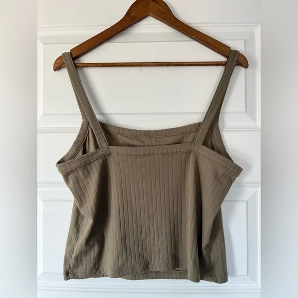 Tank top - Picture 3 of 3